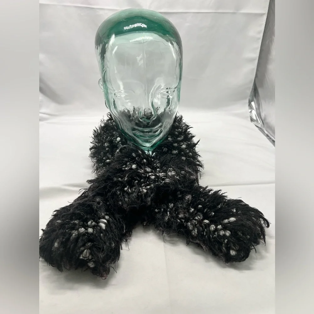 Black and white knit scarf